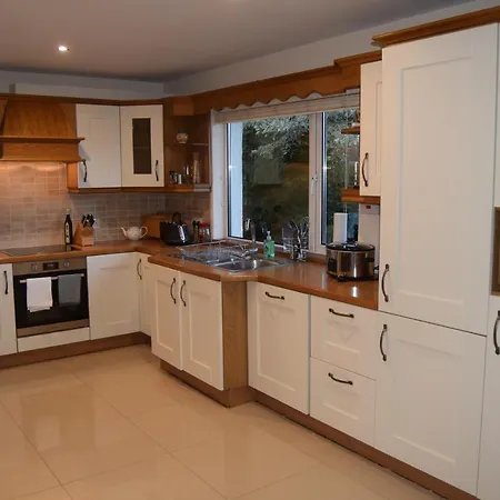 Beautiful 4 Bed-just Perfect! Casa vacanze Cork