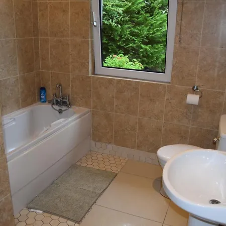 Beautiful 4 Bed-just Perfect!