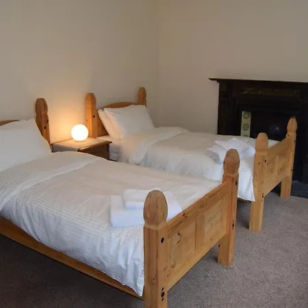 Beautiful 4 Bed-just Perfect! Casa vacanze *