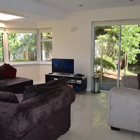Beautiful 4 Bed-just Perfect!